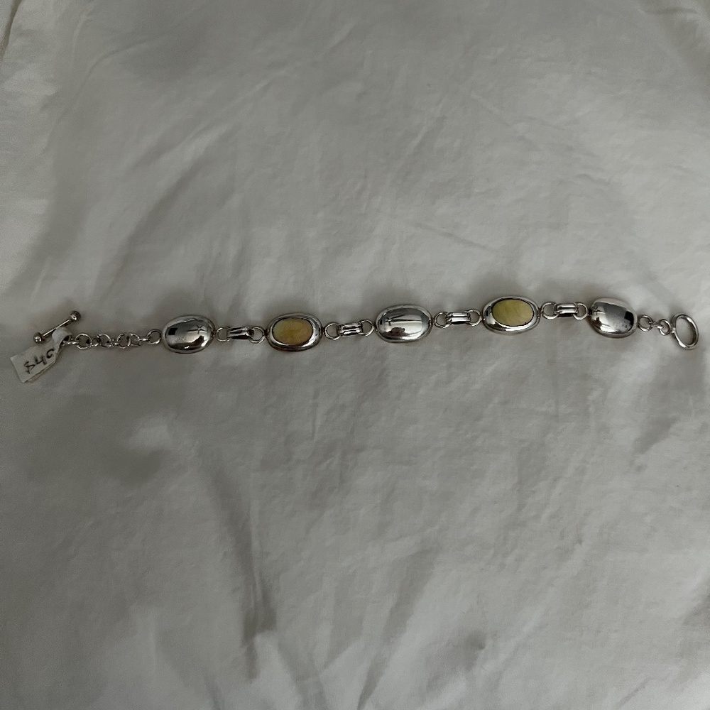 Adorable New Mother of Pearl 950 Sterling Silver Bracelet Toggle.